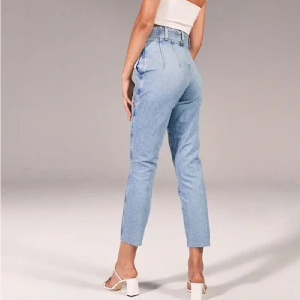 Abercrombie & Fitch Mom Jeans High Waisted Raw Hem Bare Back Size 29/8